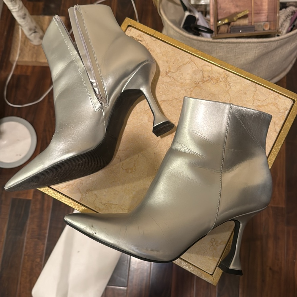 Pre Loved Silver Boot Size 10 Open Edit - image 2